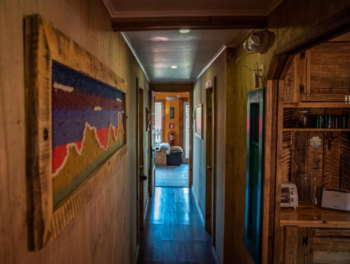 Puma House Hostel Puerto Natales Buitenkant foto